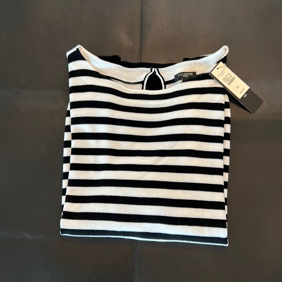 Talbots Sweaters - 🎉Host Pick🎉Talbots Womens Black & White Lightweight Sweater Size Petite Large